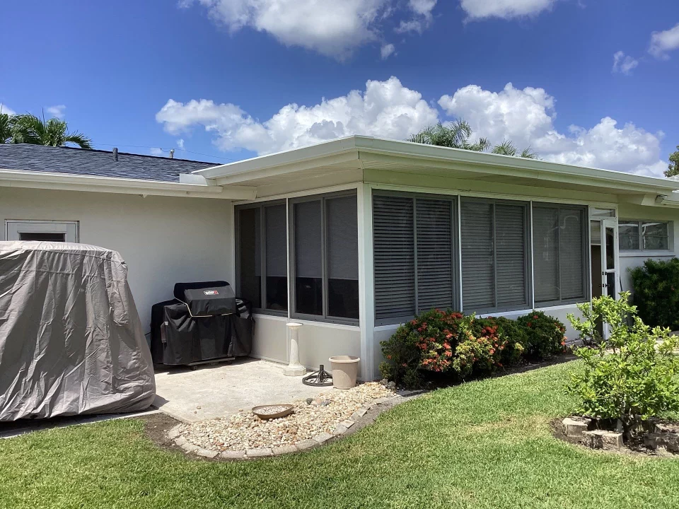White Seamless Gutters in Cape Coral