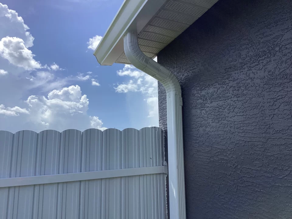 white seamless gutters in cape coral, fl